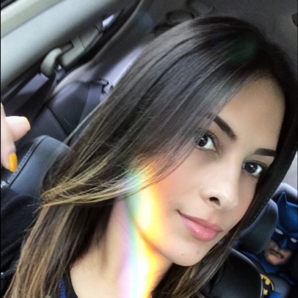 Meet your Posher, Danielle - Picture 1 of 1